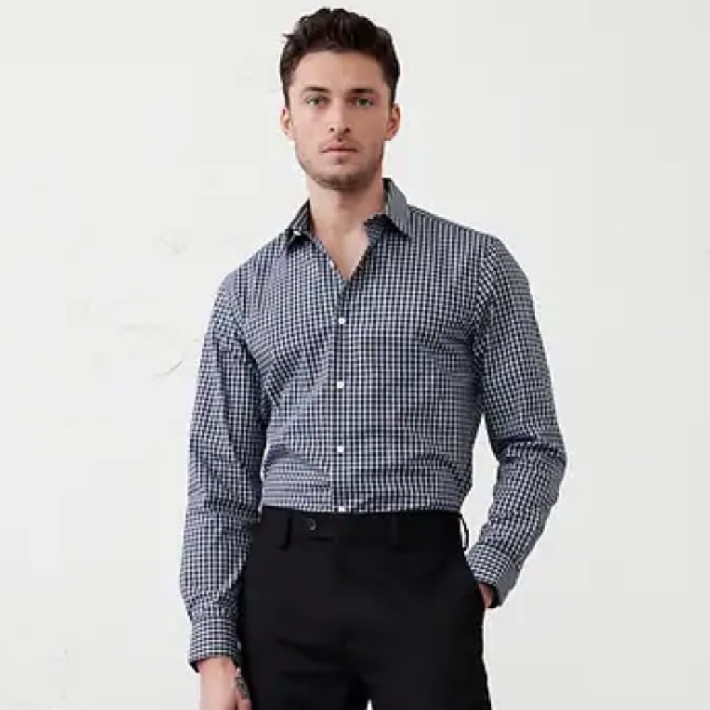 Banana Republic slim fit Button down dress shirt navy plaid